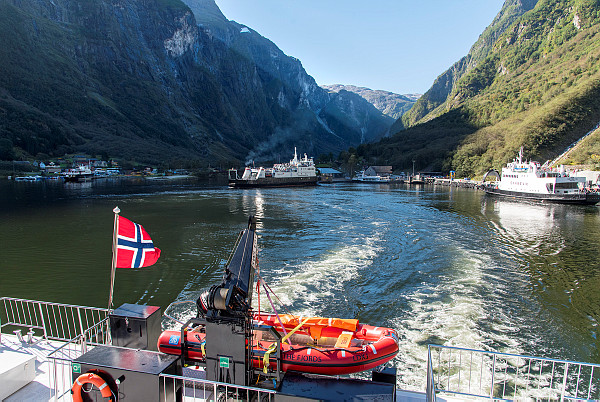 Ship with norwegian flag
