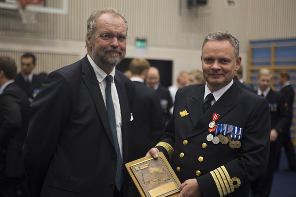 Ståle Persen mottar Medaljen for redningsdåd til sjøs